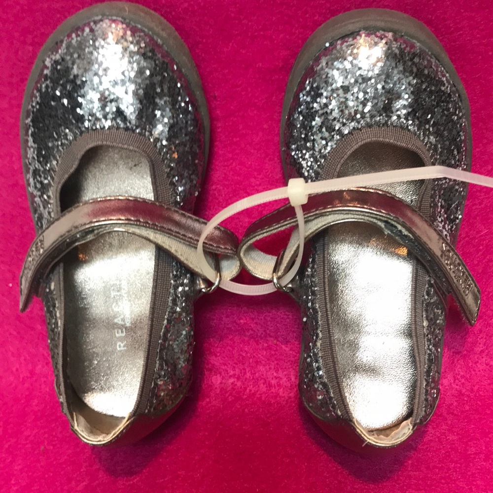 Kenneth Cole Reaction size 6t silver shoes